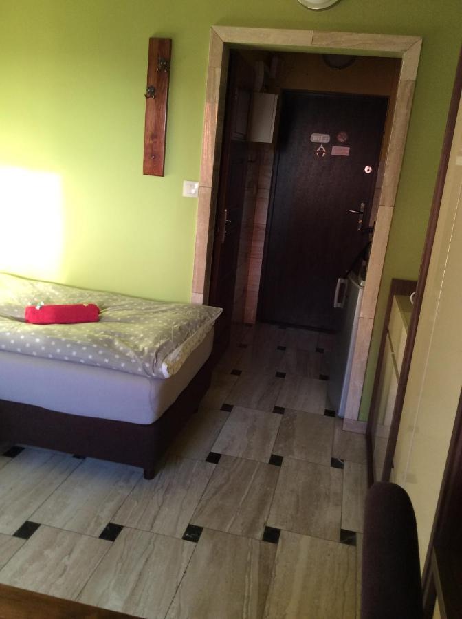 Mika Rooms Raclawicka 144 & Wislicka 3 Studio - Adults Only Warsaw Exterior photo