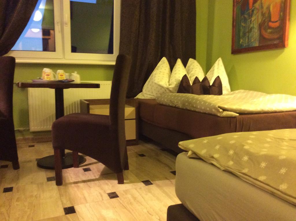 Mika Rooms Raclawicka 144 & Wislicka 3 Studio - Adults Only Warsaw Exterior photo